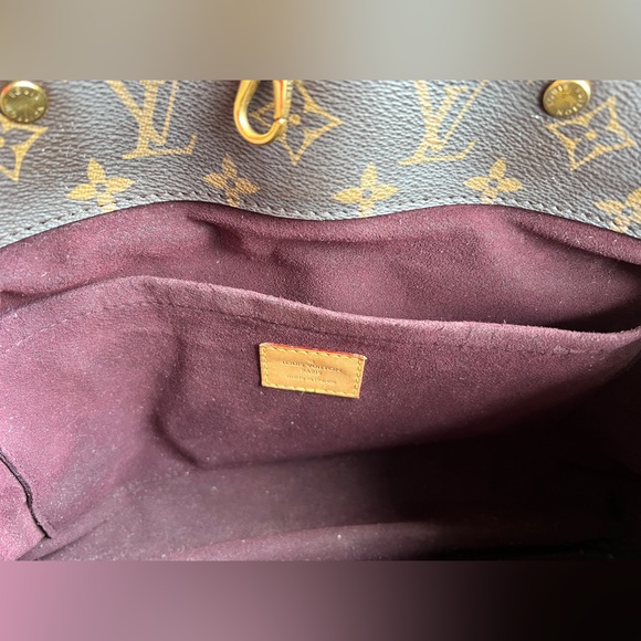 LOUIS VUITTON
Monogram Montaigne BB - Picture 8 of 15